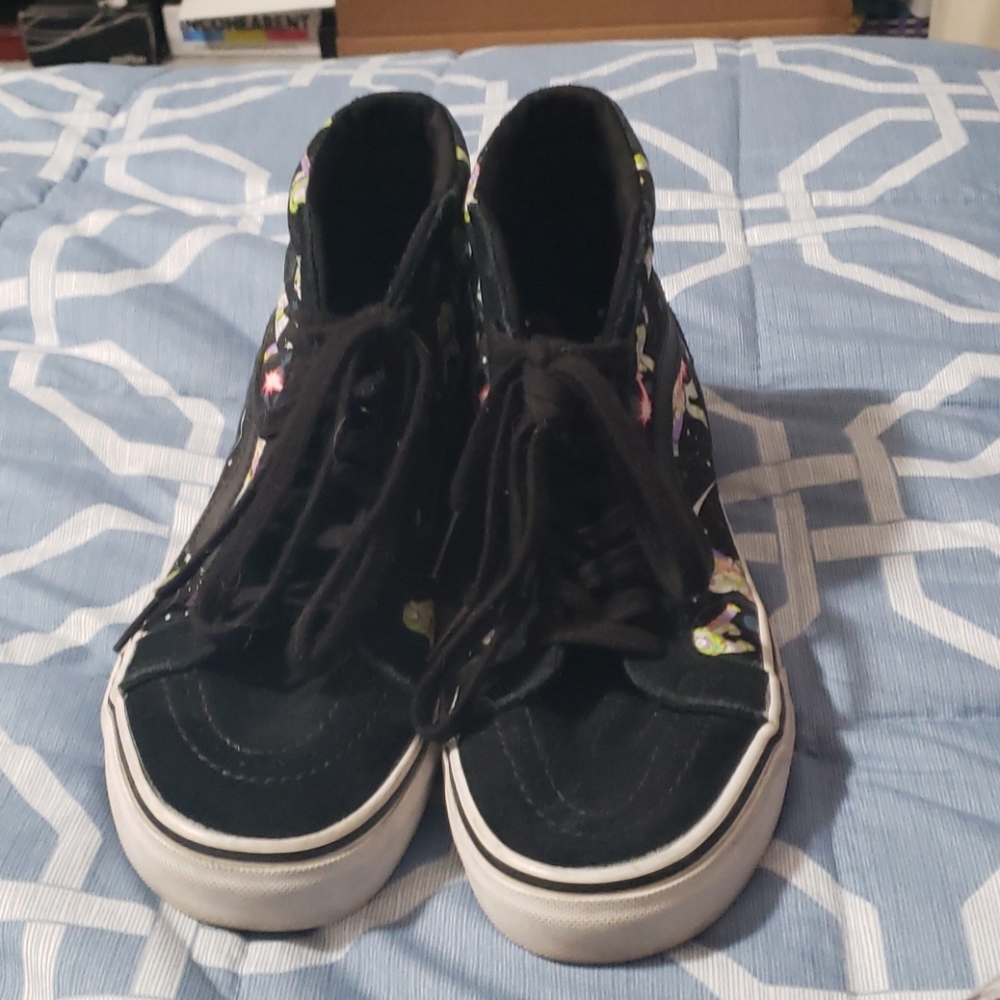 Shoes - Picture 2 of 3